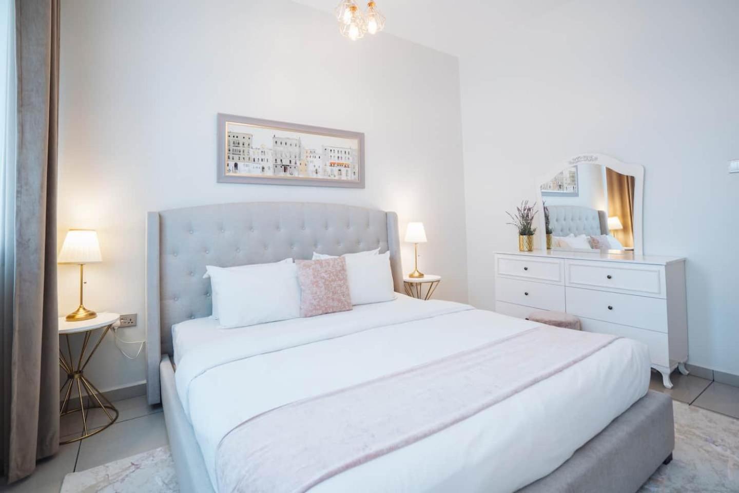 Charming Warm Suite With Amazing Views Of The City Dubai Bagian luar foto