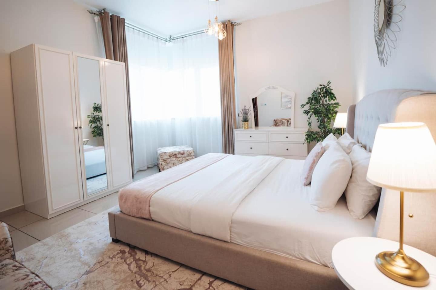 Charming Warm Suite With Amazing Views Of The City Dubai Bagian luar foto
