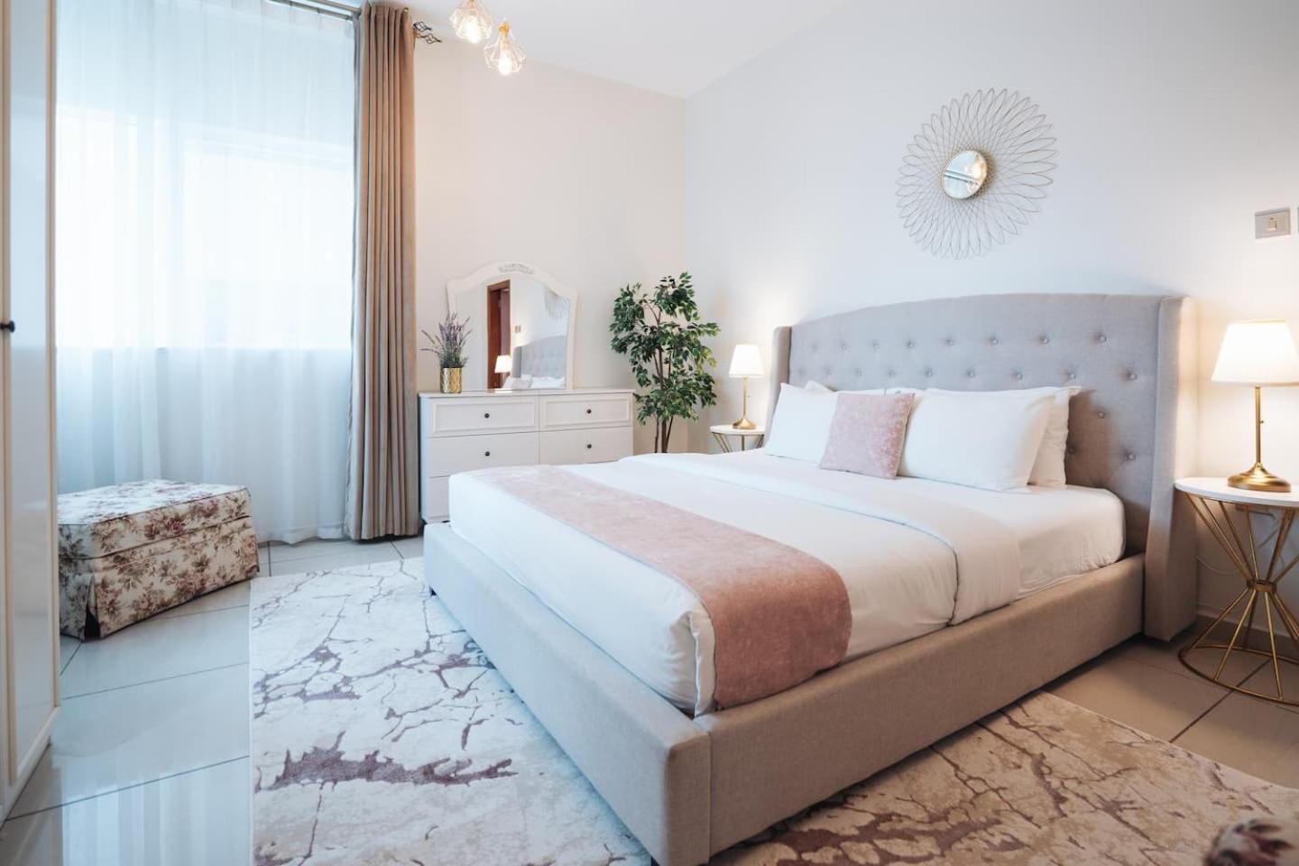 Charming Warm Suite With Amazing Views Of The City Dubai Bagian luar foto