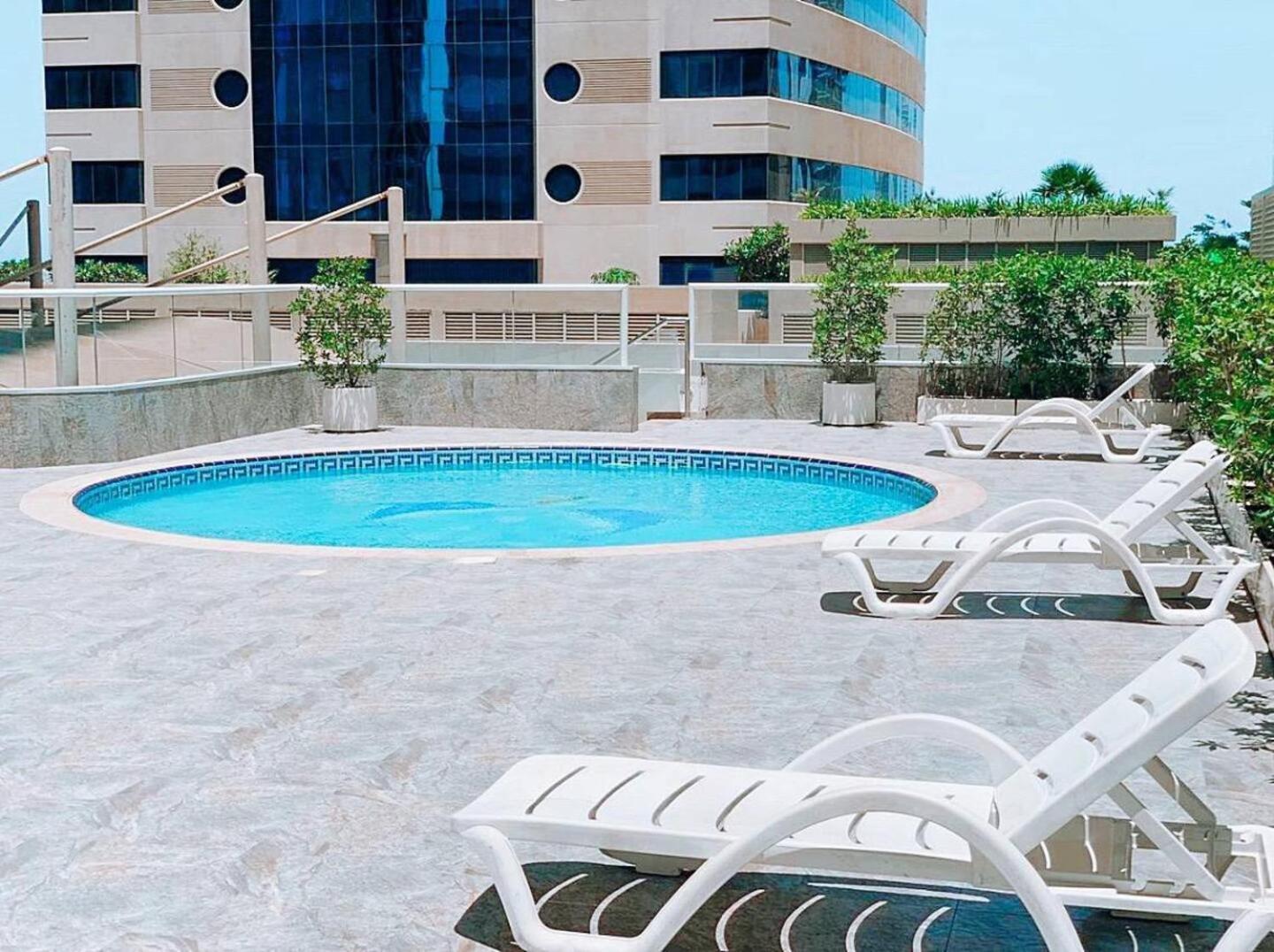 Charming Warm Suite With Amazing Views Of The City Dubai Bagian luar foto